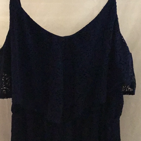 Lace dress - Picture 2 of 3